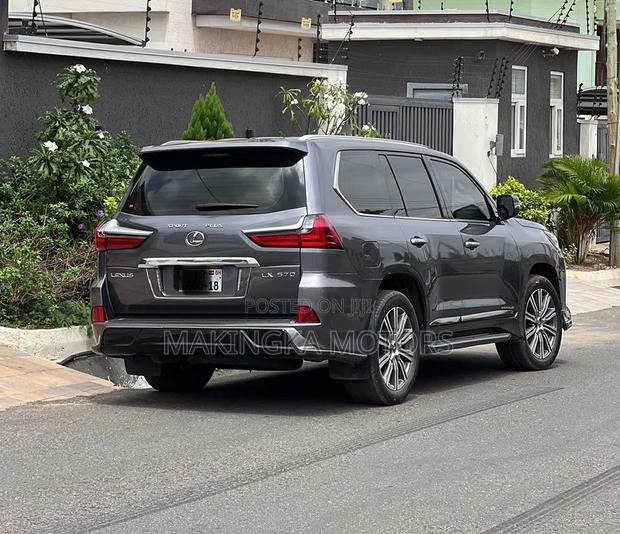 Lexus LX 570 AWD 2017 Gray