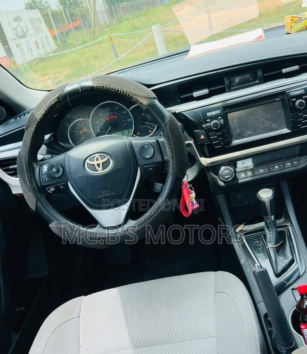 Toyota Corolla LE Eco 4dr Sedan (1.8L 4cyl CVT) 2016 Red