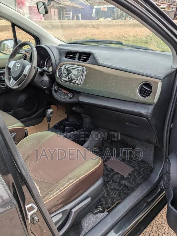 Toyota Vitz 2012 Black