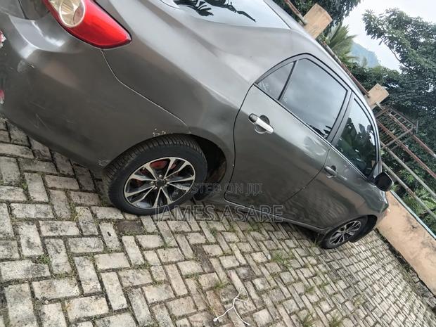 Toyota Corolla 2012 Gray