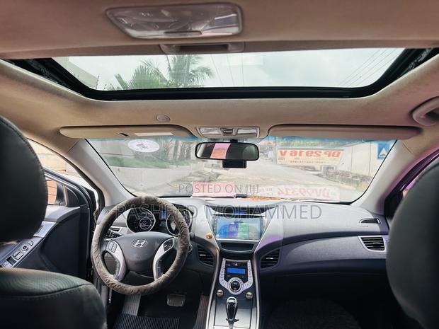 Hyundai Elantra Limited 4dr Sedan (1.8L 4cyl 6A) 2015 Gray