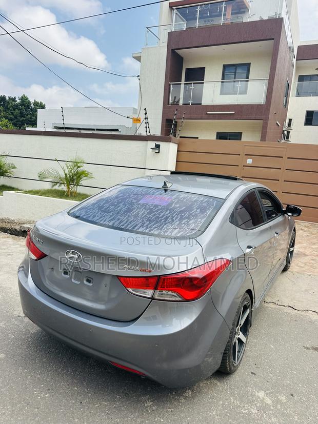 Hyundai Elantra Limited 4dr Sedan (1.8L 4cyl 6A) 2015 Gray