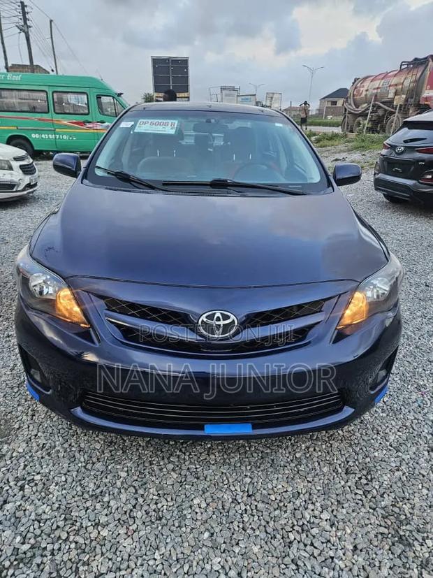 Toyota Corolla 2013 Blue