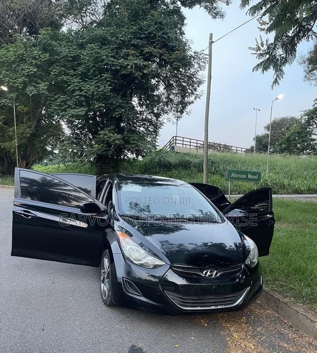 Hyundai Elantra Limited Sedan FWD (1.8L 4cyl 6A) 2013 Black