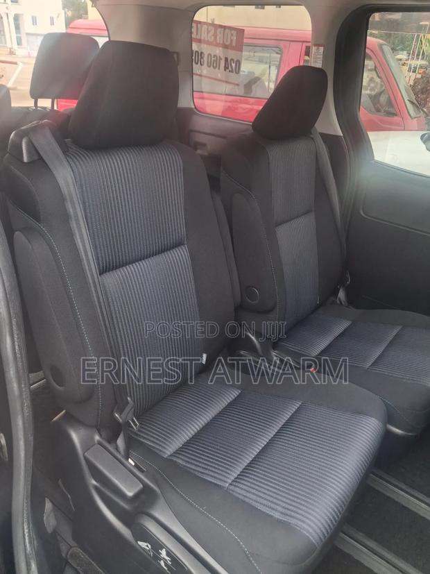 Toyota Voxy 2014 Gray