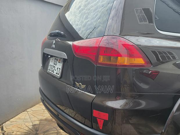 Mitsubishi Pajero Sport 2013 Brown