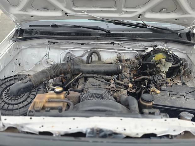 Toyota Hilux 2009 White