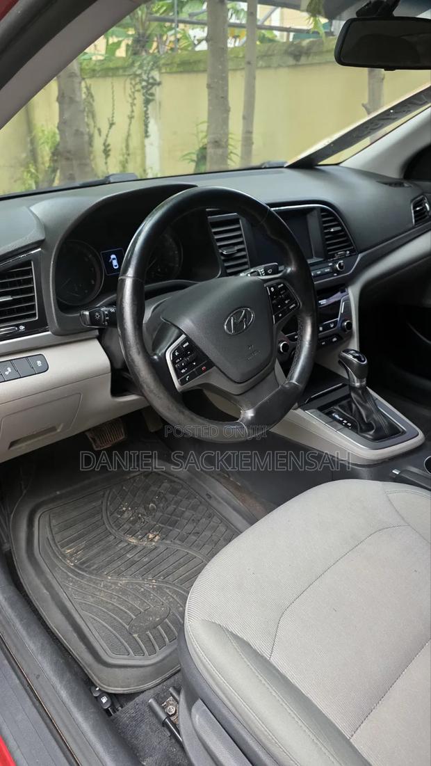 Hyundai Elantra 2017 Red