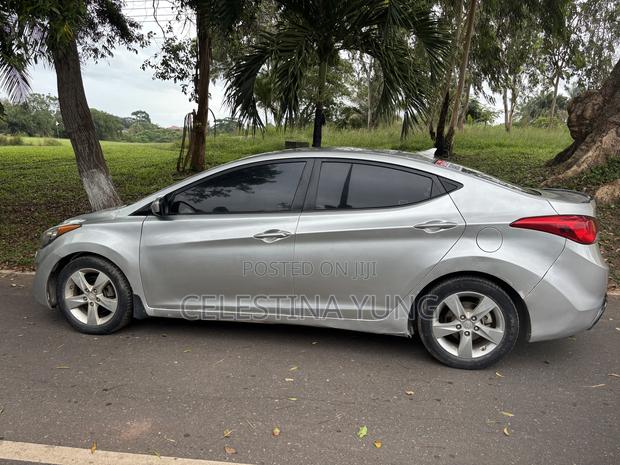 Hyundai Elantra GLS Sedan FWD (1.8L 4cyl 6A) 2013 Silver