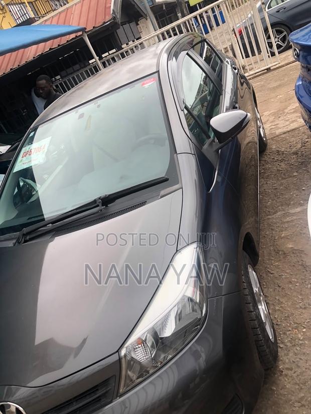 Toyota Vitz 1.3 AWD 5dr 2013 Gray