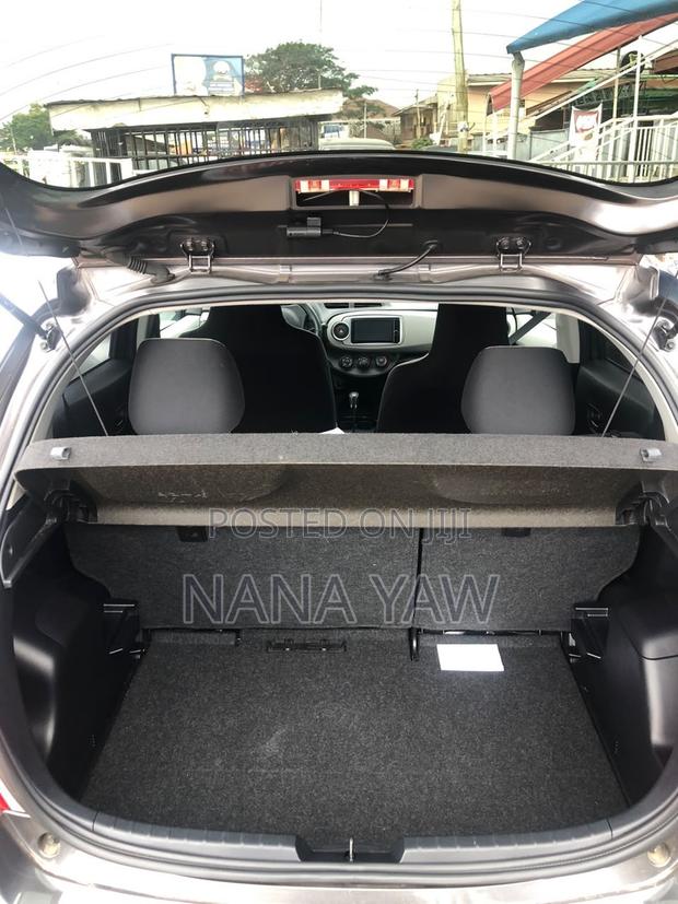Toyota Vitz 1.3 AWD 5dr 2013 Gray