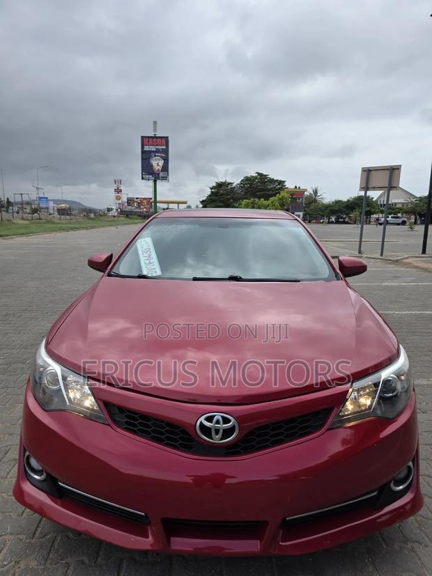 Toyota Camry 2014 Red