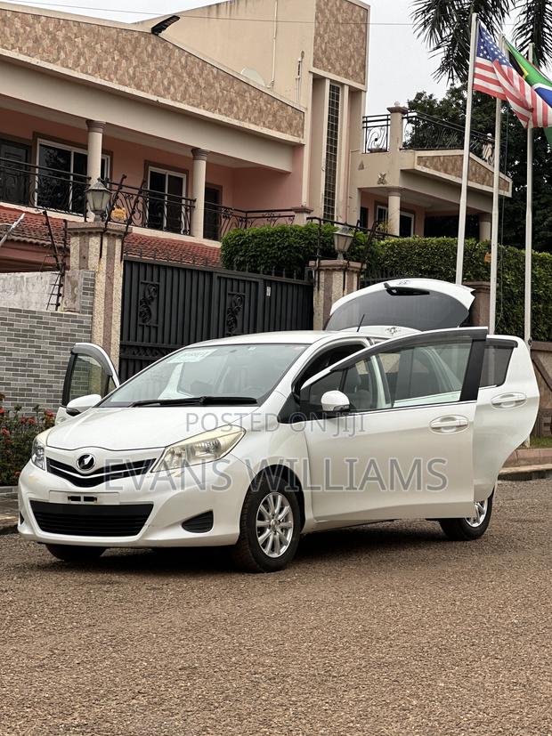 Toyota Vitz 1.3 FWD 3dr 2012 White