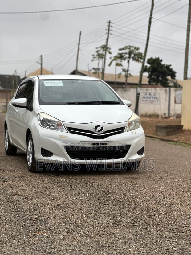 Toyota Vitz 1.3 FWD 3dr 2012 White