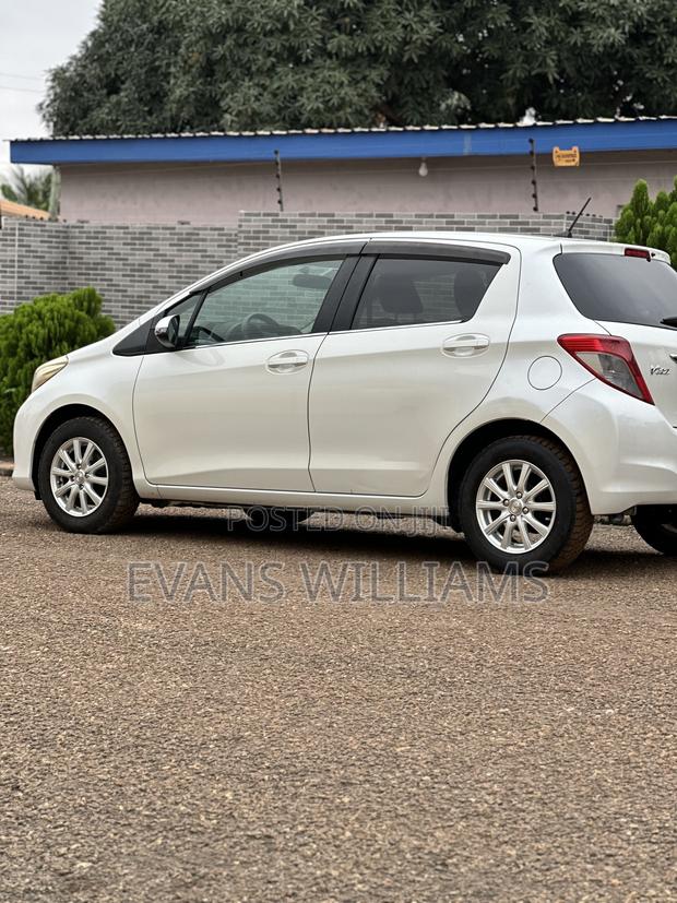 Toyota Vitz 1.3 FWD 3dr 2012 White