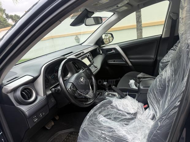 Toyota RAV4 2017 Blue