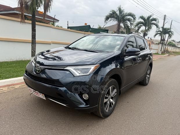 Toyota RAV4 2017 Blue