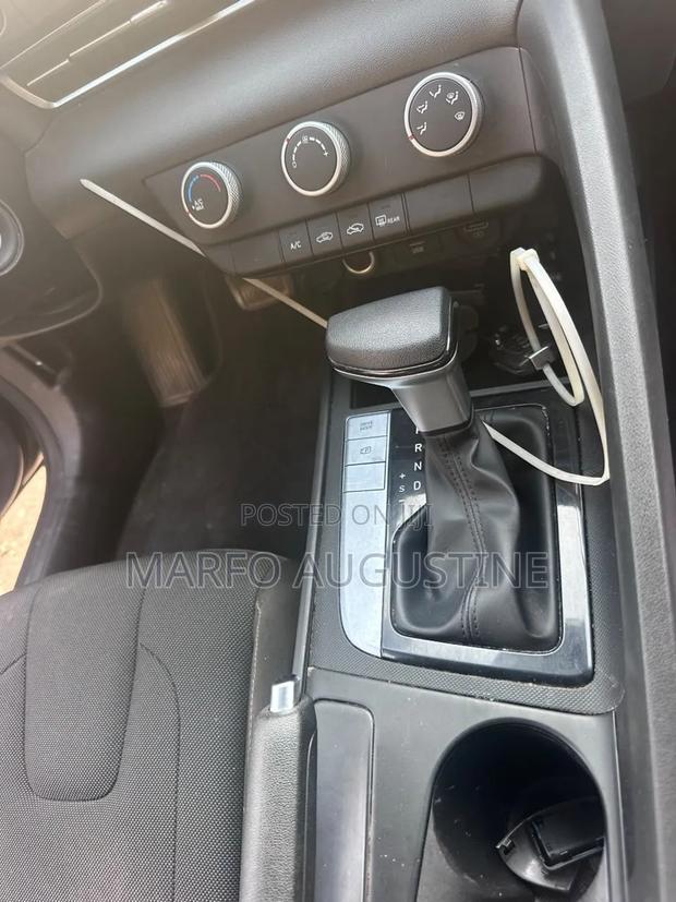 Hyundai Elantra 2021 Gray
