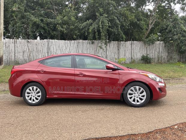 Hyundai Elantra 2011 Red