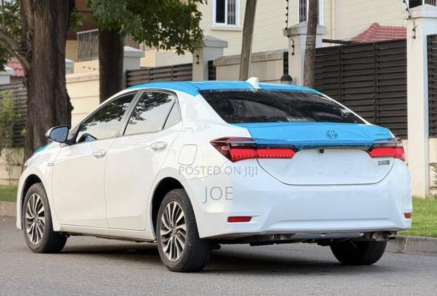 Toyota Corolla 2020 White