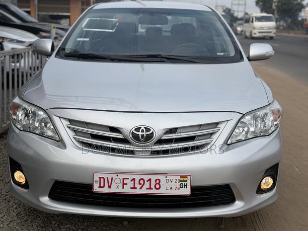 Toyota Corolla LE 4dr Sedan (1.8L 4cyl 4A) 2012 Silver