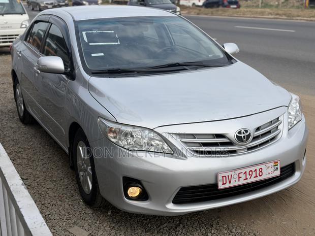 Toyota Corolla LE 4dr Sedan (1.8L 4cyl 4A) 2012 Silver