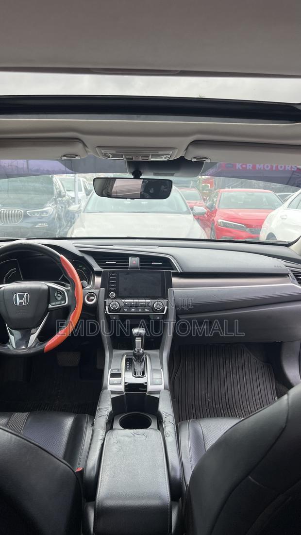 Honda Civic Touring Sedan 2019 White
