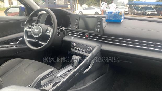 Hyundai Elantra 2022 Blue
