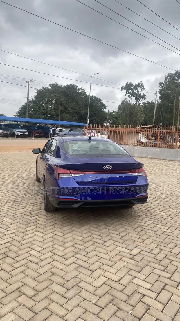 Hyundai Elantra 2022 Blue