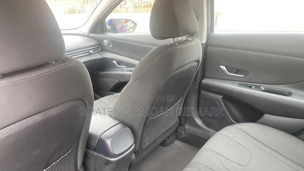 Hyundai Elantra 2022 Blue