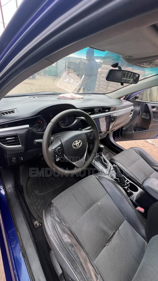 Toyota Corolla LE 4dr Sedan (1.8L 4cyl CVT) 2015 Blue