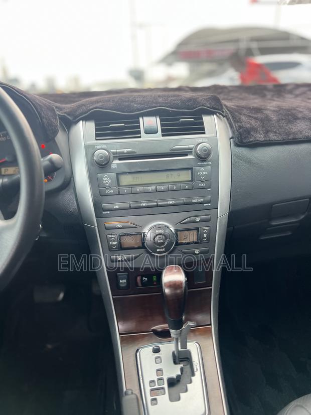 Toyota Corolla Altis 2012 Silver