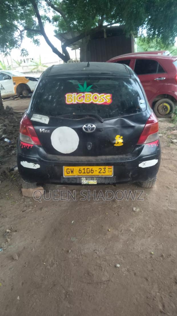 Toyota Vitz 2010 Gray