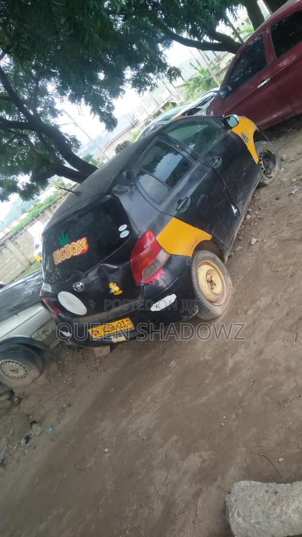Toyota Vitz 2010 Gray