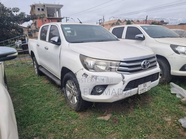 Toyota Hilux Revo Double Cab Deisel 2.4 AWD 2017 White