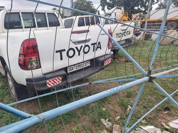 Toyota Hilux Revo Double Cab Deisel 2.4 AWD 2017 White