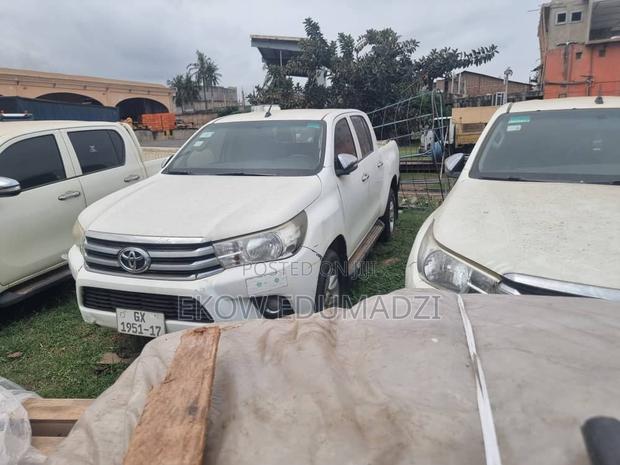 Toyota Hilux Revo Double Cab Deisel 2.4 AWD 2017 White