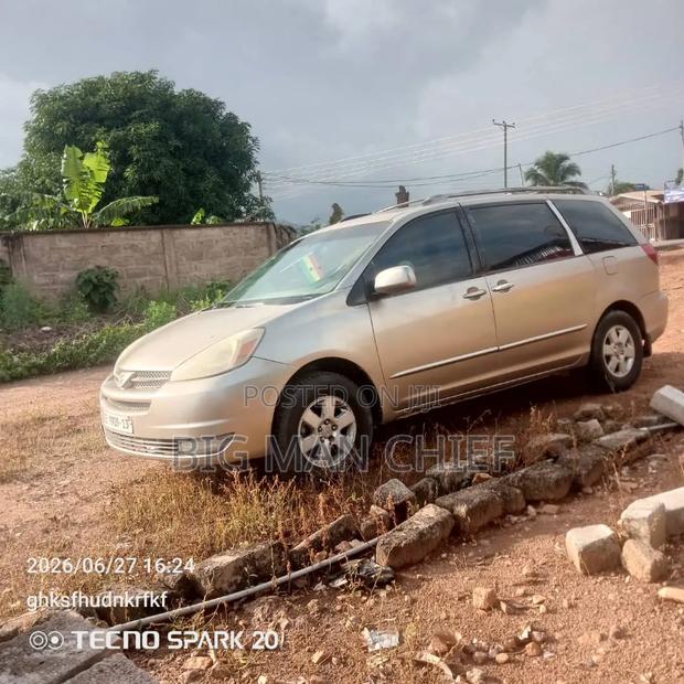 Toyota Sienna 2002 Green