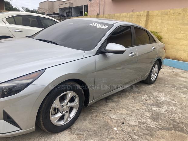 Hyundai Elantra SE 2021 Silver