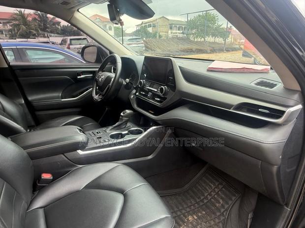 Toyota Highlander Platinum AWD 2023 Blue
