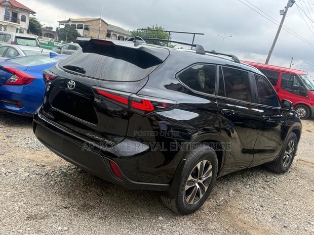 Toyota Highlander Platinum AWD 2023 Blue