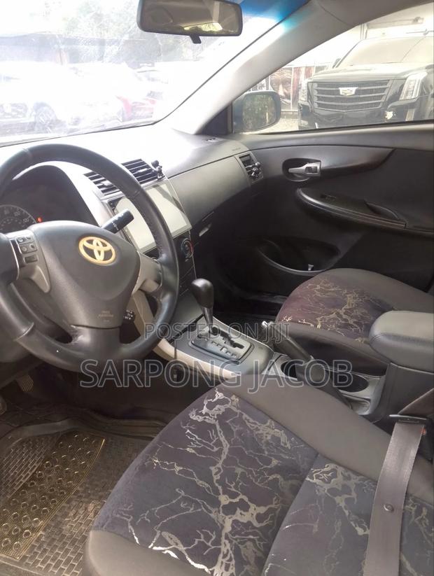 Toyota Corolla 2010 White