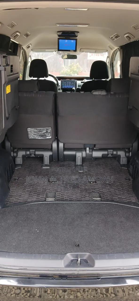 Toyota Voxy 2013 Black