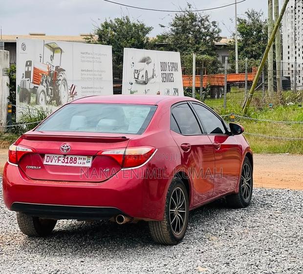 Toyota Corolla LE Premium 4dr Sedan (1.8L 4cyl CVT) 2015 Red
