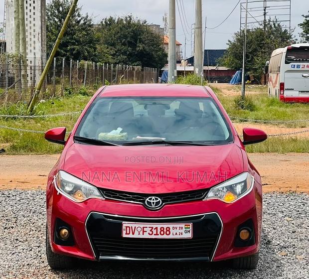 Toyota Corolla LE Premium 4dr Sedan (1.8L 4cyl CVT) 2015 Red