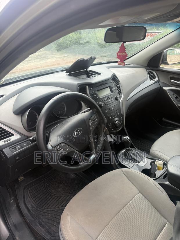 Hyundai Santa Fe SE AWD 2016 Gray