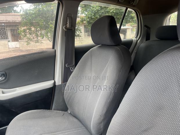 Toyota Vitz 1.0 FWD 3dr 2009 Gray