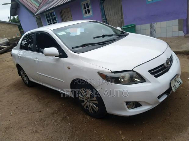 Toyota Corolla 2010 White