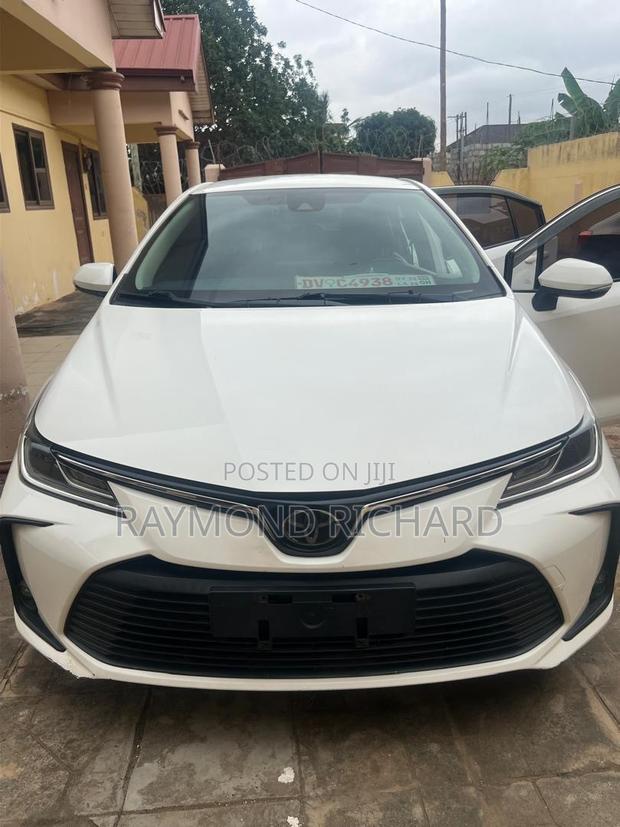 Toyota Corolla L 2021 White