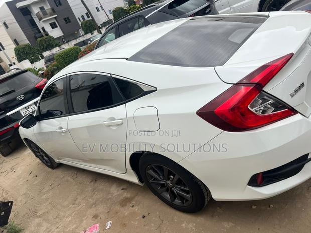 Honda Civic 2019 White